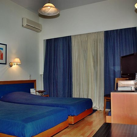 Lamía Hotel Elena מראה חיצוני תמונה