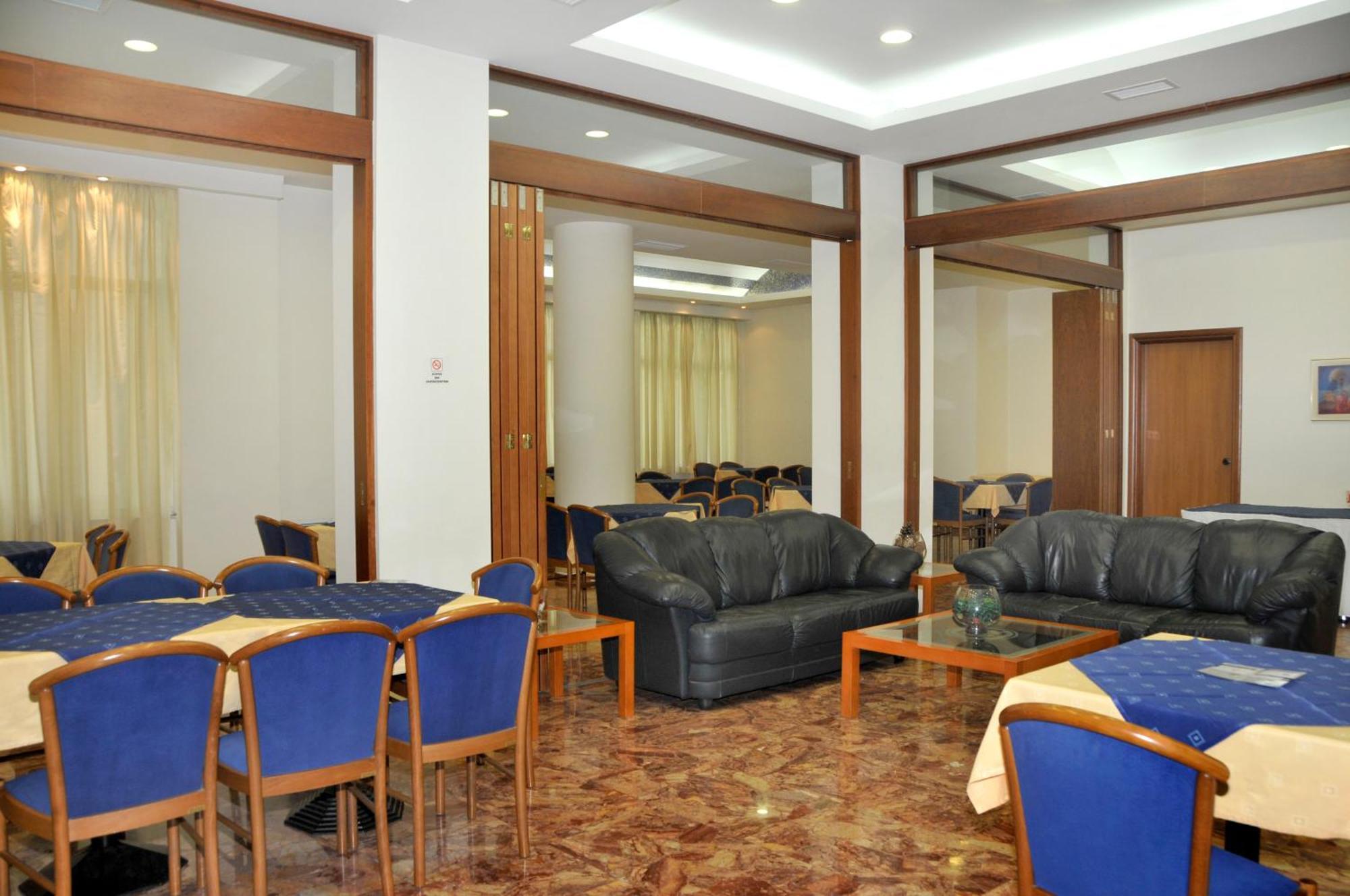 Lamía Hotel Elena מראה חיצוני תמונה