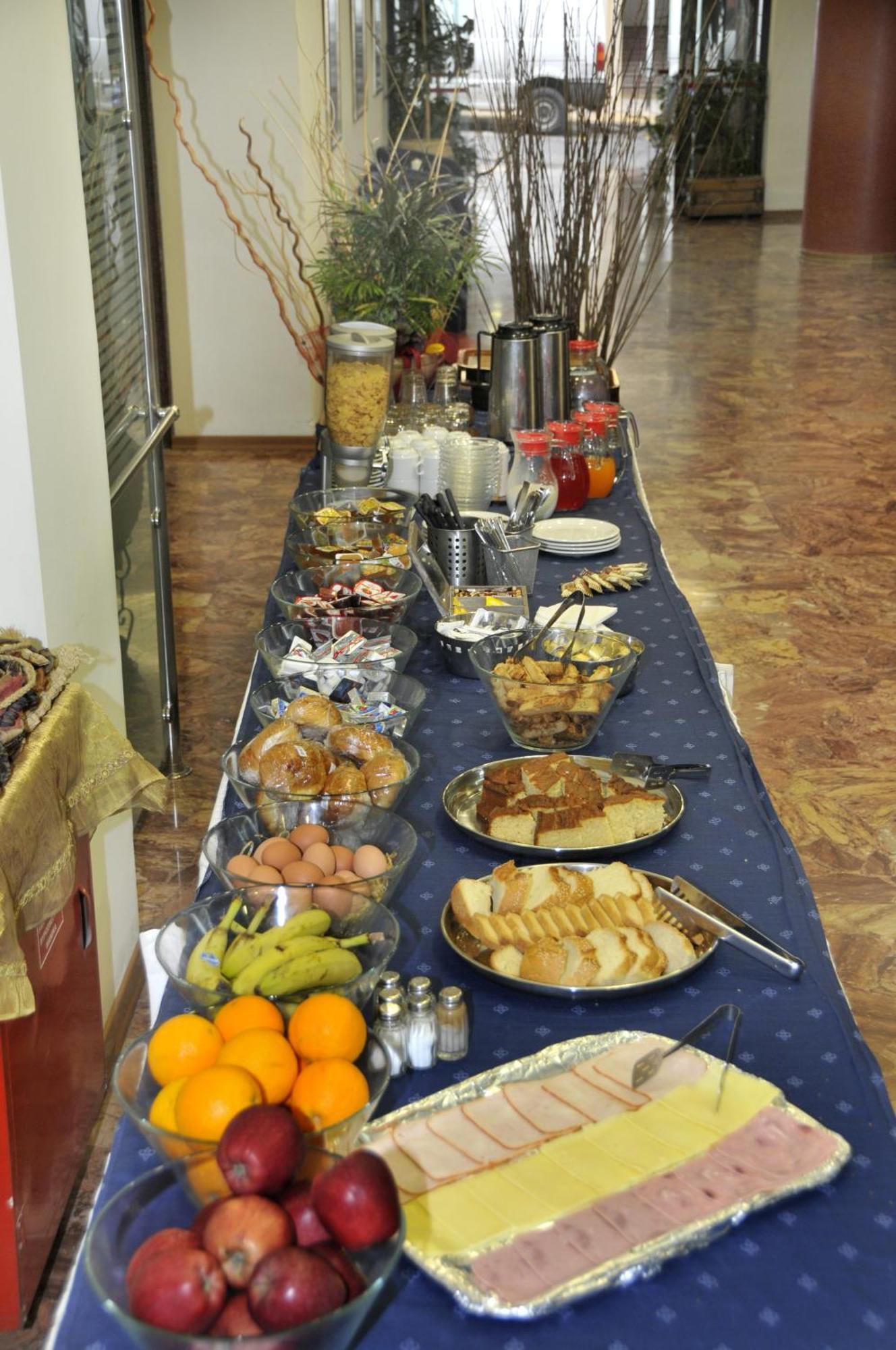 Lamía Hotel Elena מראה חיצוני תמונה